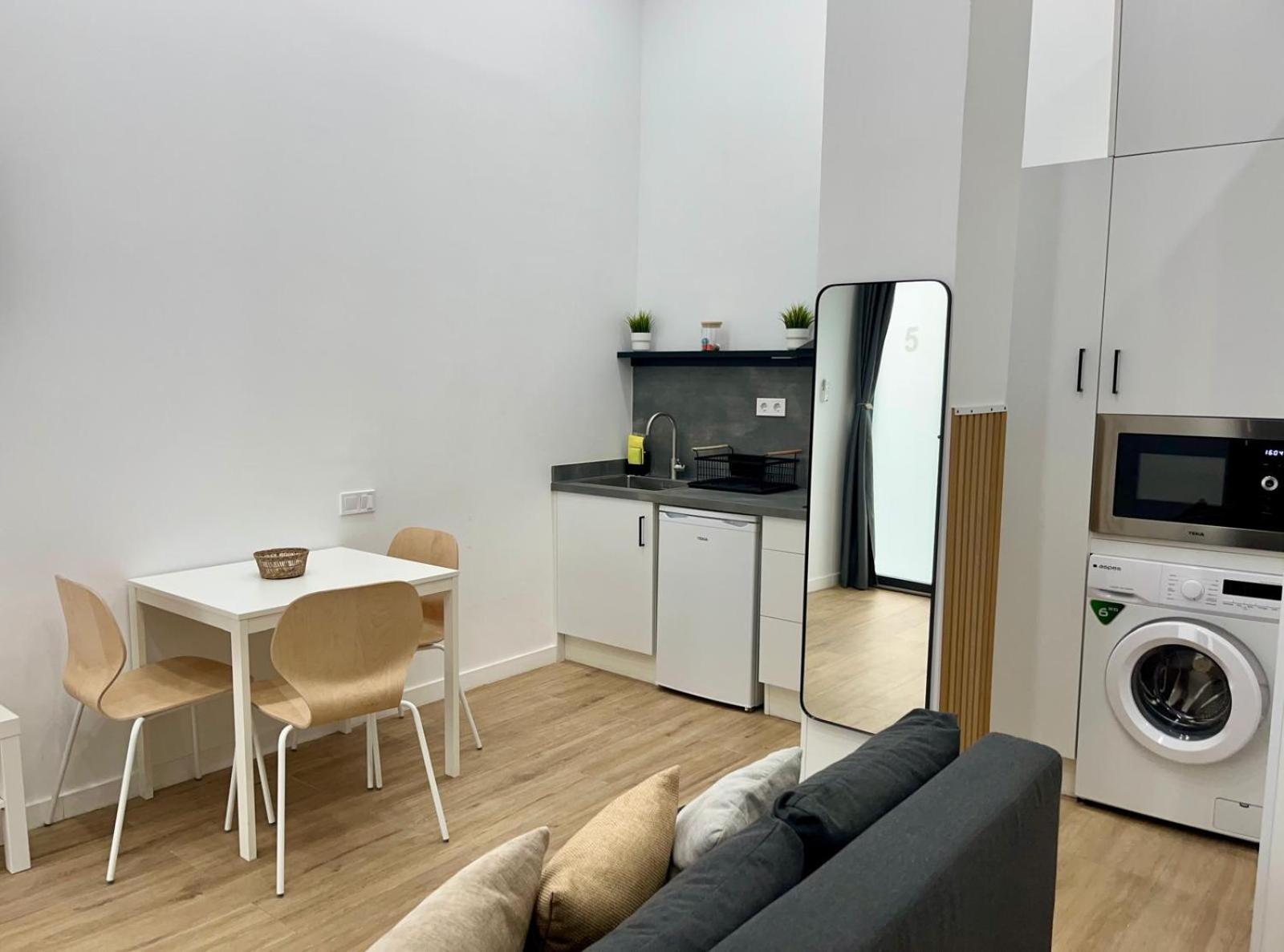 Loft Cerca De Playa Y Ciudad De Artes Y Ciencias Apartamento *